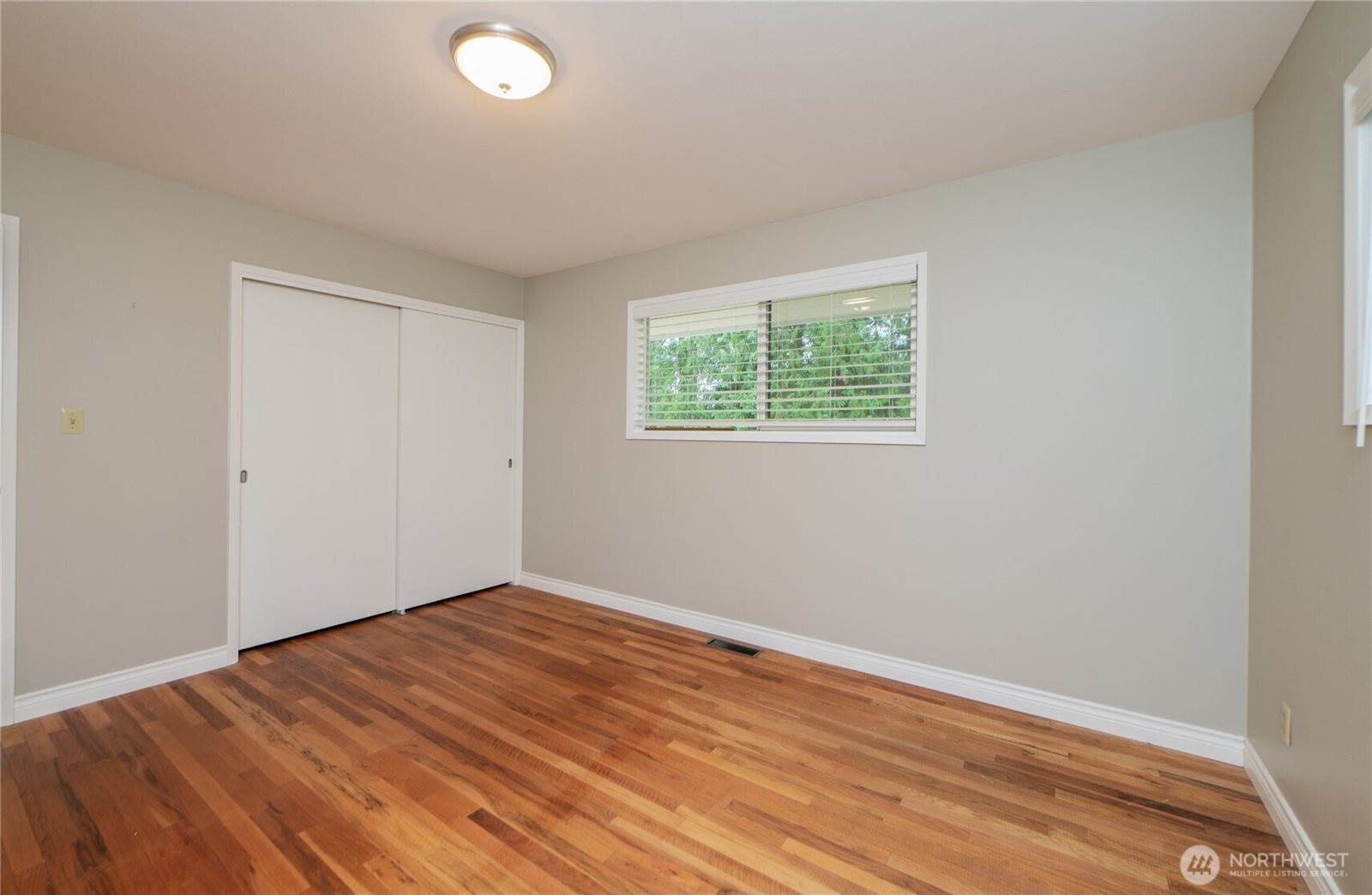 901 East Grover Street, Lynden, WA 98264