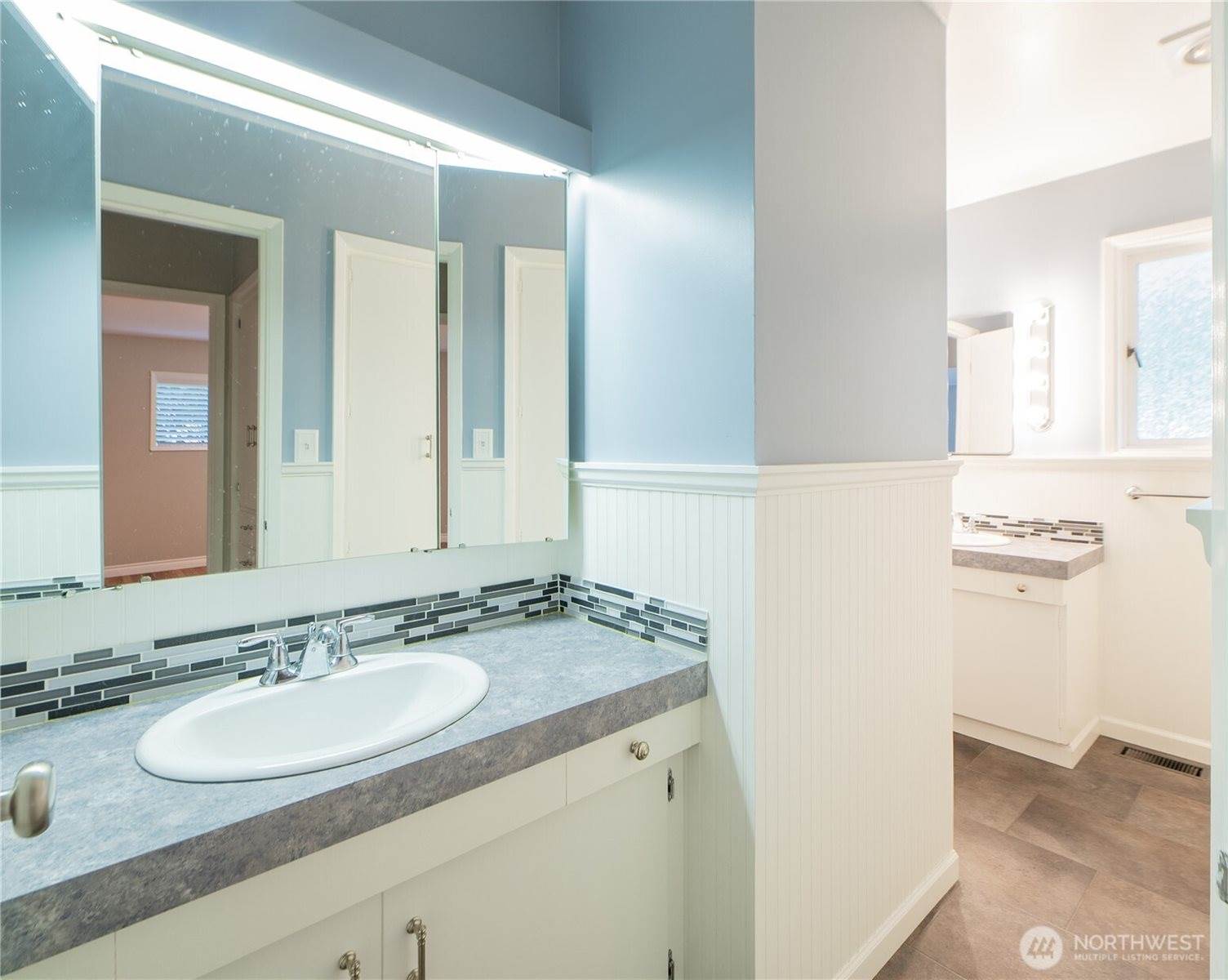 901 East Grover Street, Lynden, WA 98264