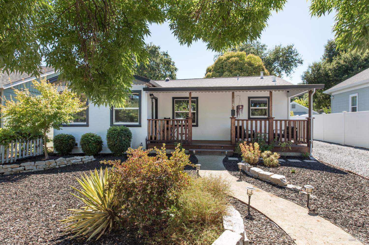 115 Commercial Street, Cloverdale, CA 95425