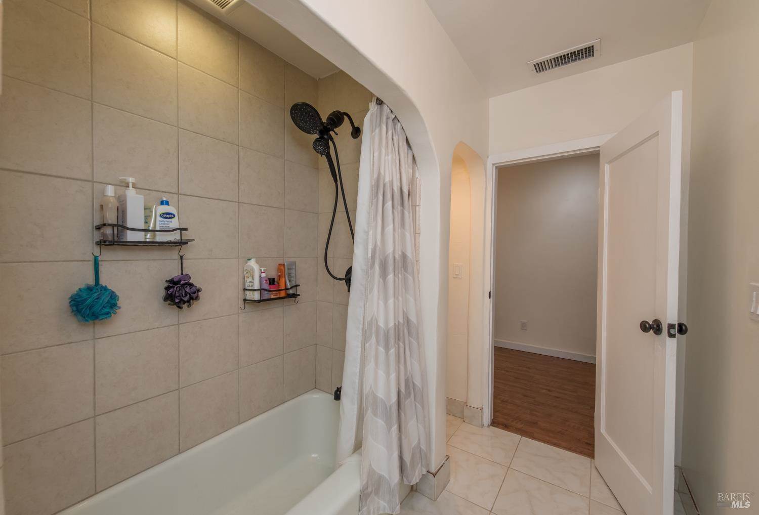 115 Commercial Street, Cloverdale, CA 95425