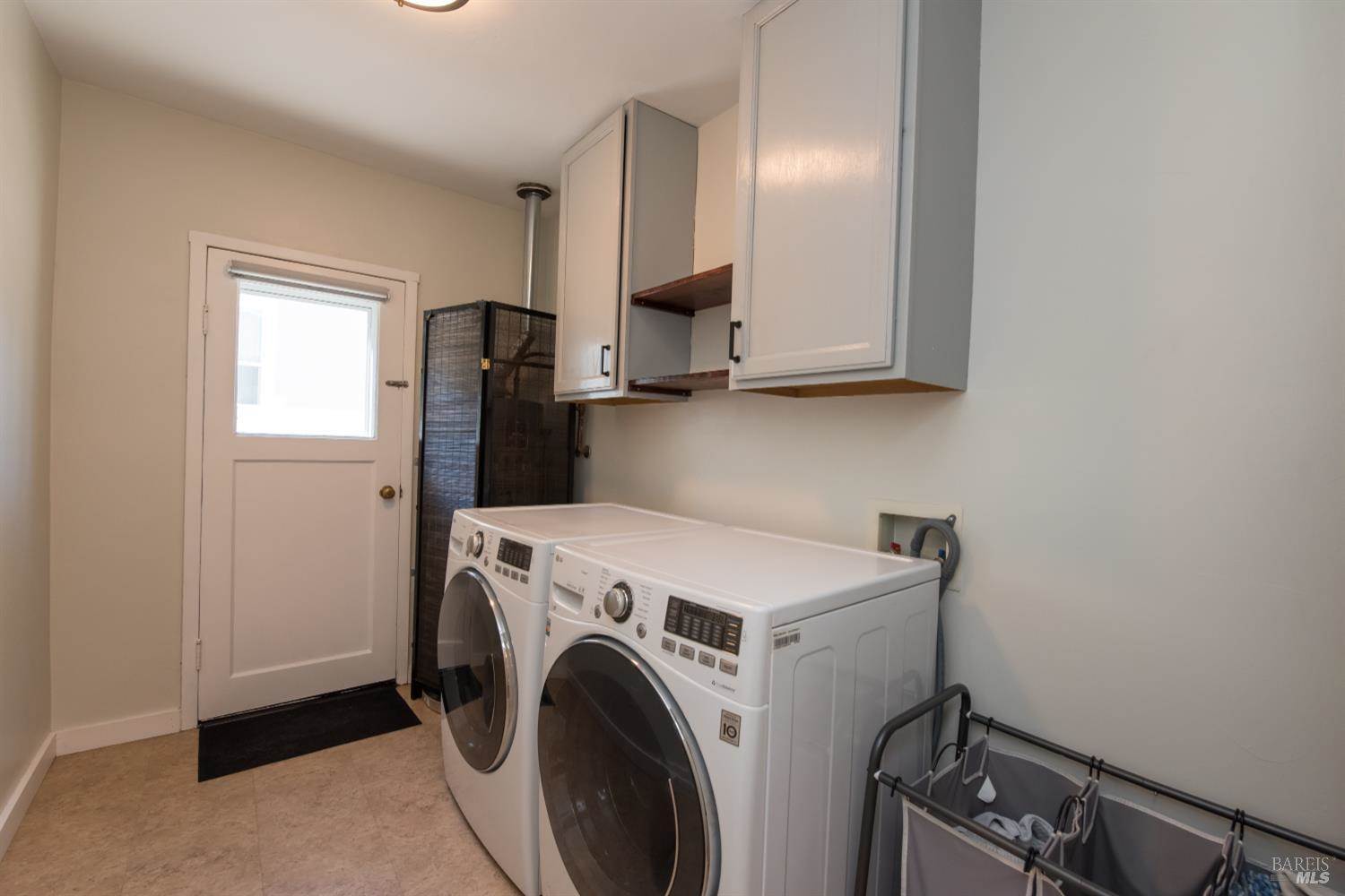 115 Commercial Street, Cloverdale, CA 95425