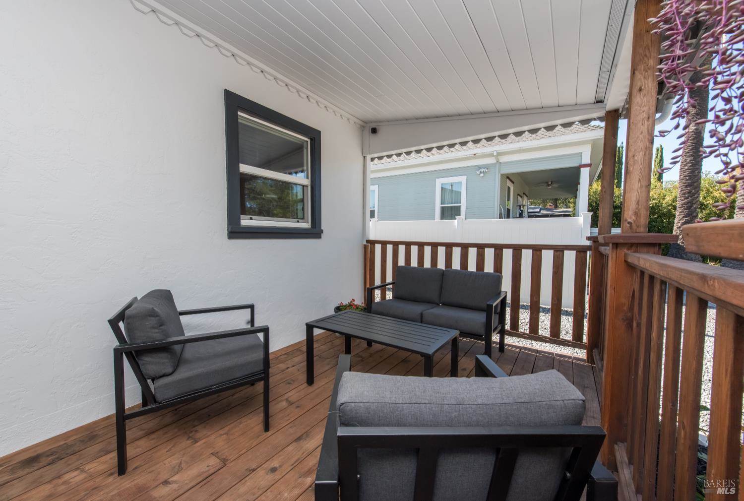 115 Commercial Street, Cloverdale, CA 95425