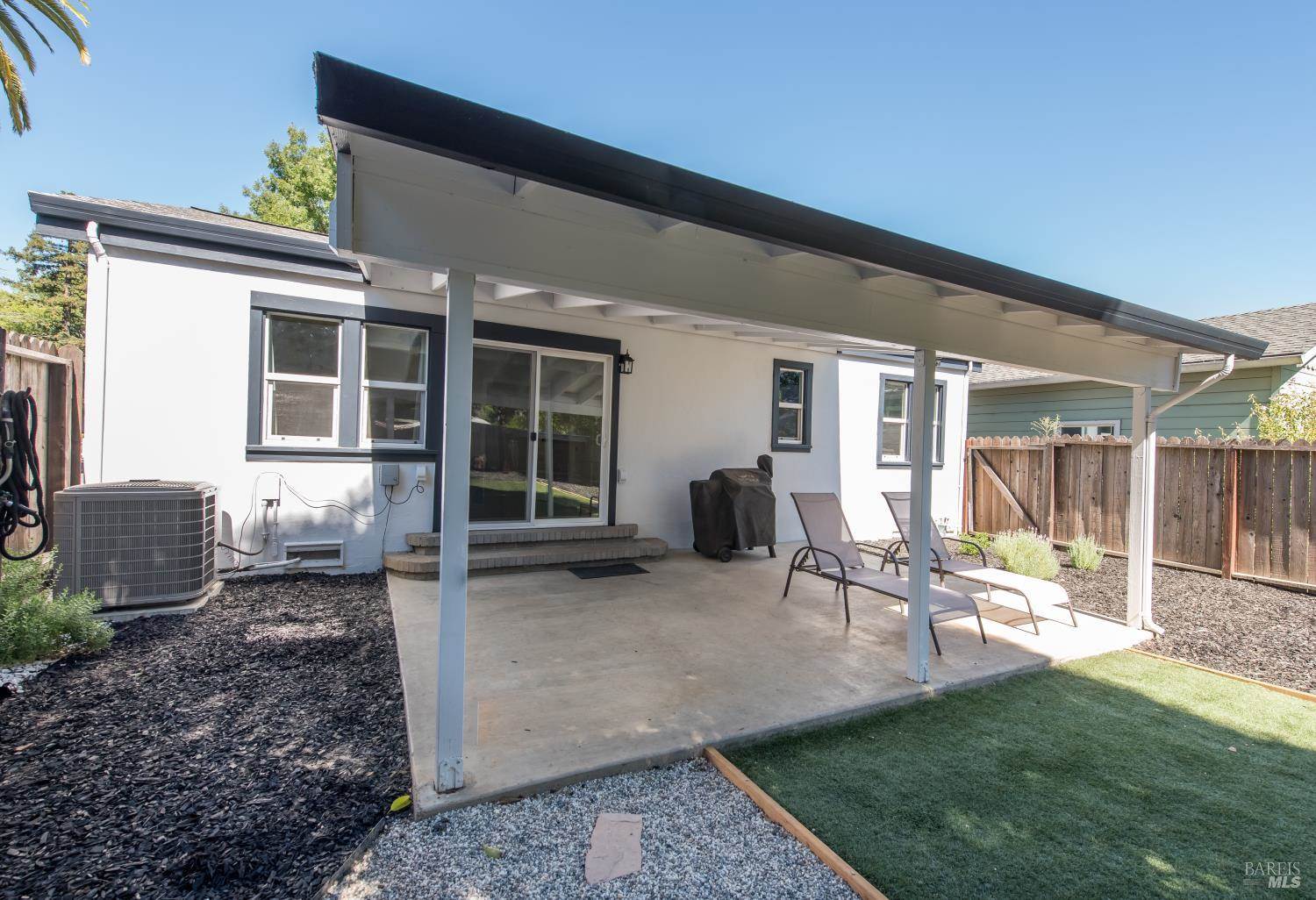 115 Commercial Street, Cloverdale, CA 95425