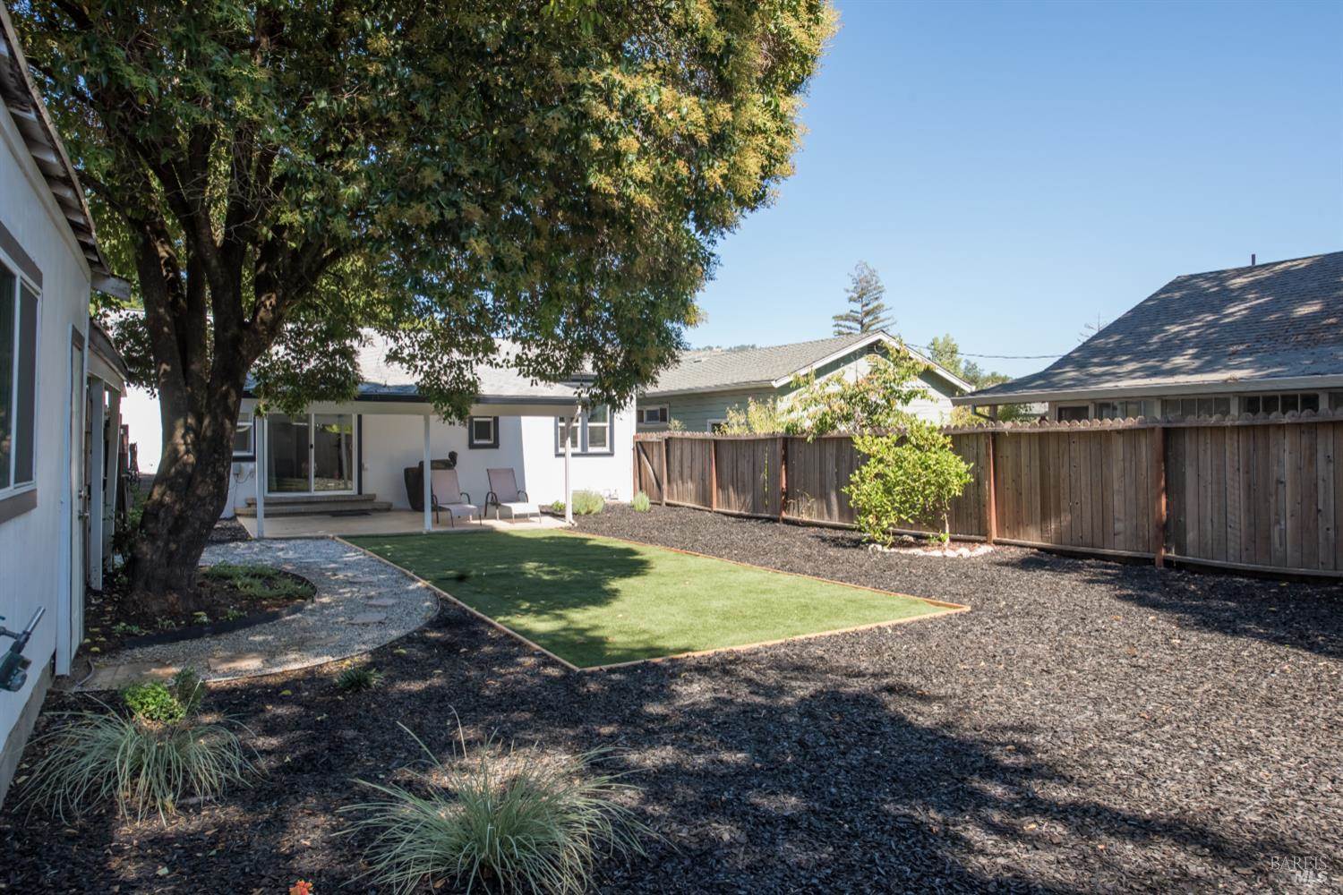 115 Commercial Street, Cloverdale, CA 95425