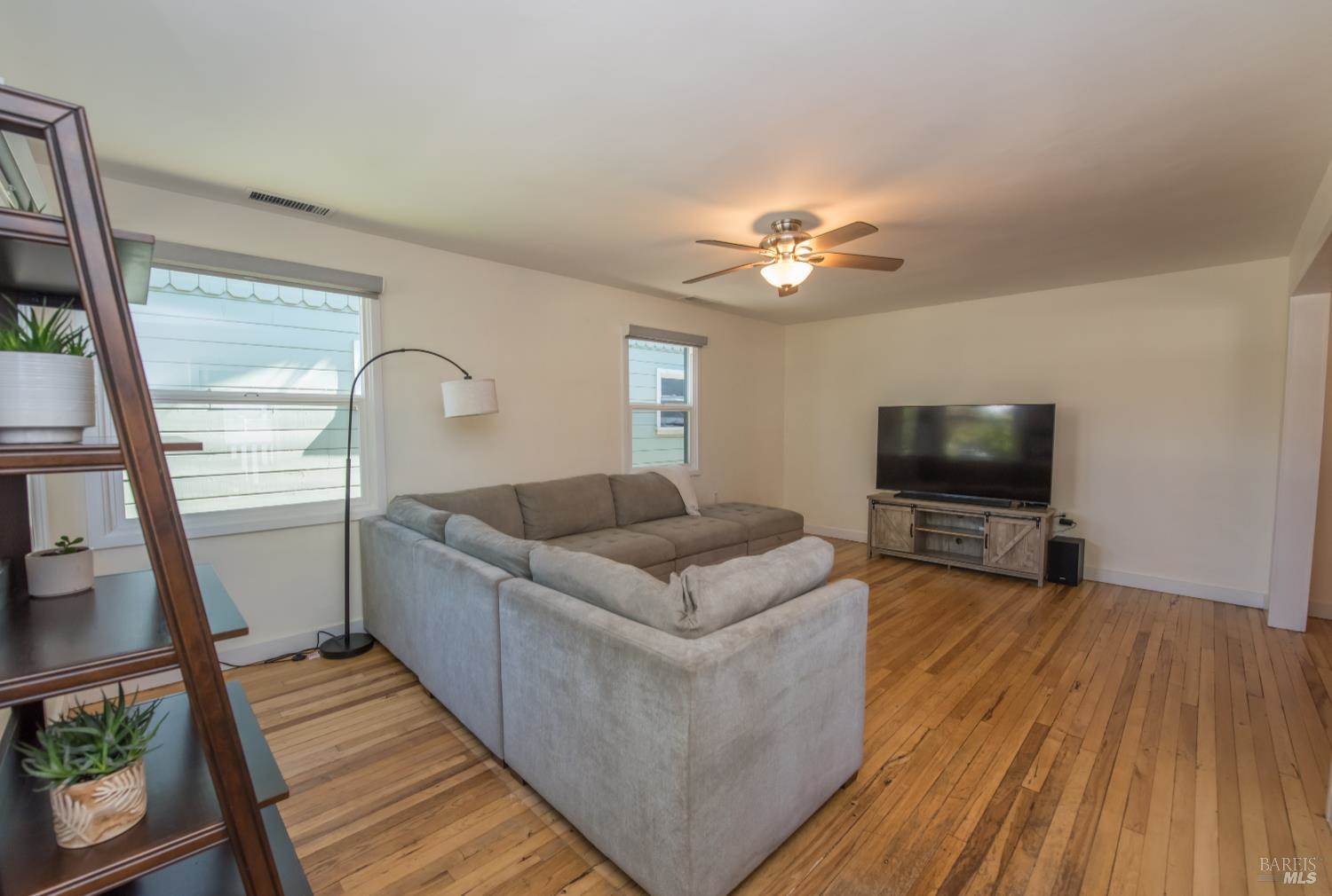 115 Commercial Street, Cloverdale, CA 95425