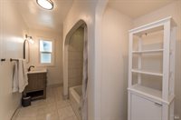 115 Commercial Street, Cloverdale, CA 95425