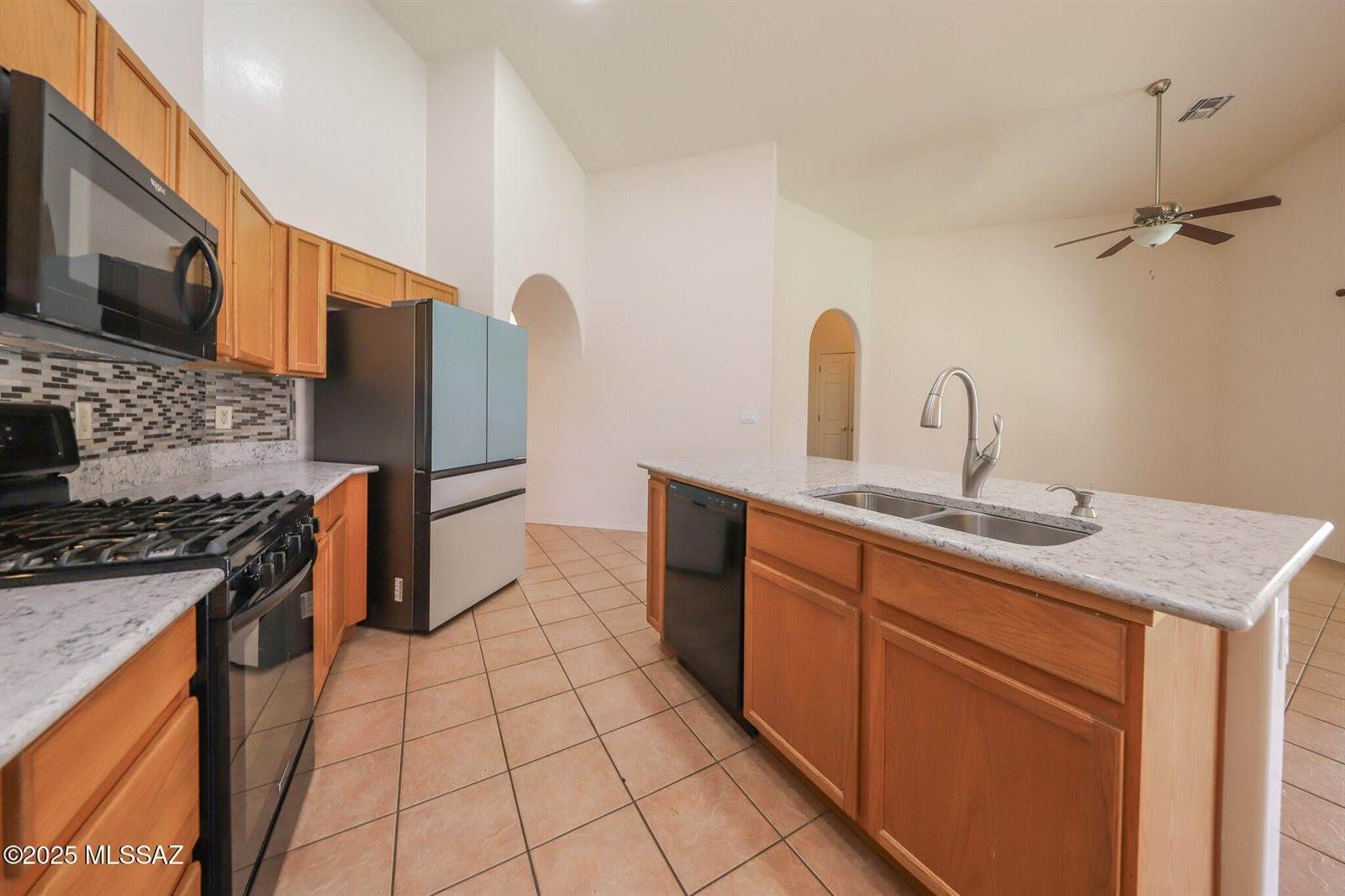 3263 North Meadow Mine Place, Tucson, AZ 85745