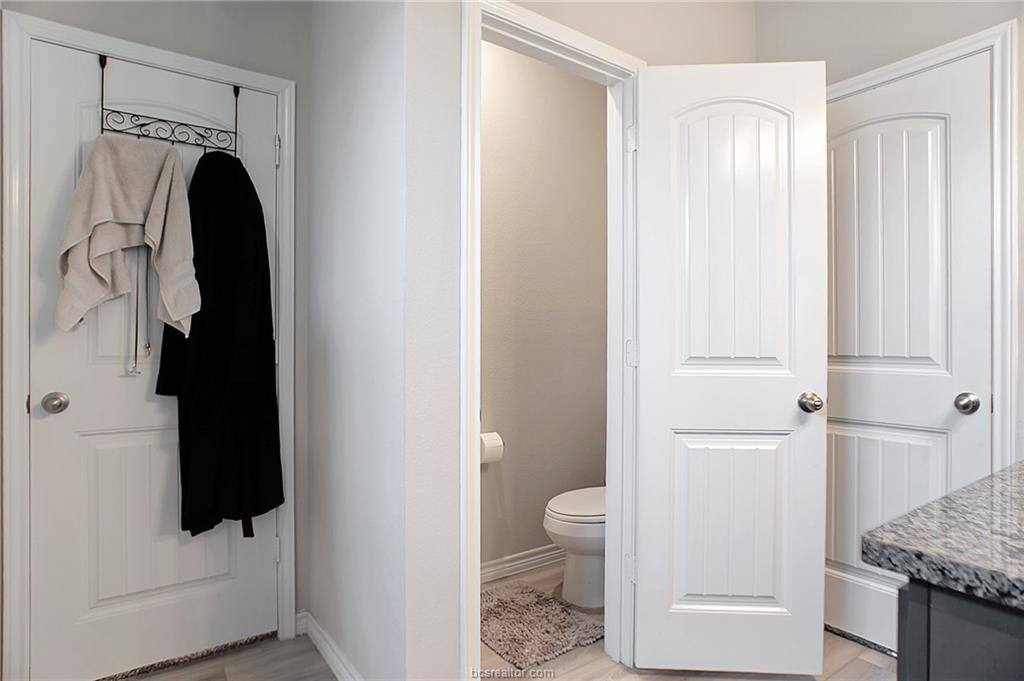 2037 Rock Ridge Avenue, Bryan, TX 77807