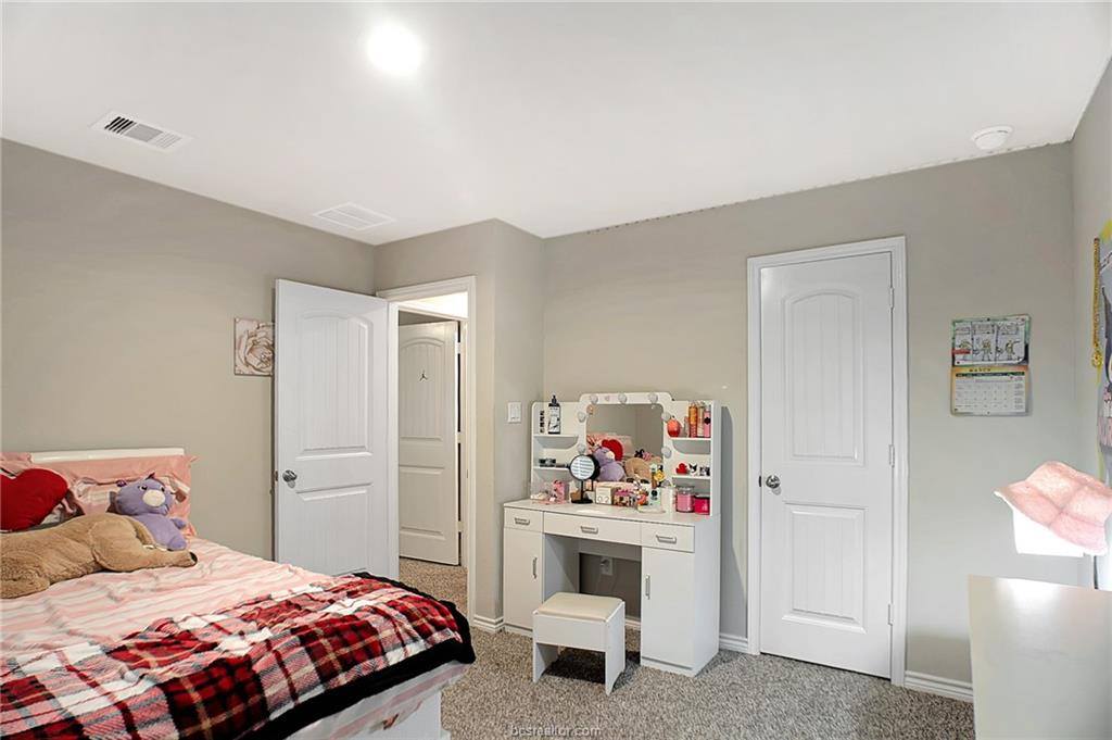 2037 Rock Ridge Avenue, Bryan, TX 77807