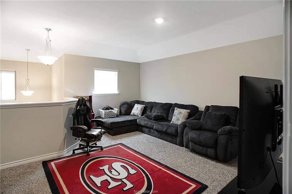 2037 Rock Ridge Avenue, Bryan, TX 77807