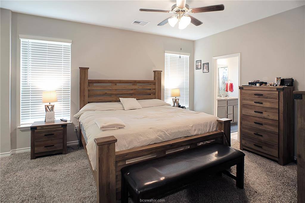 2037 Rock Ridge Avenue, Bryan, TX 77807