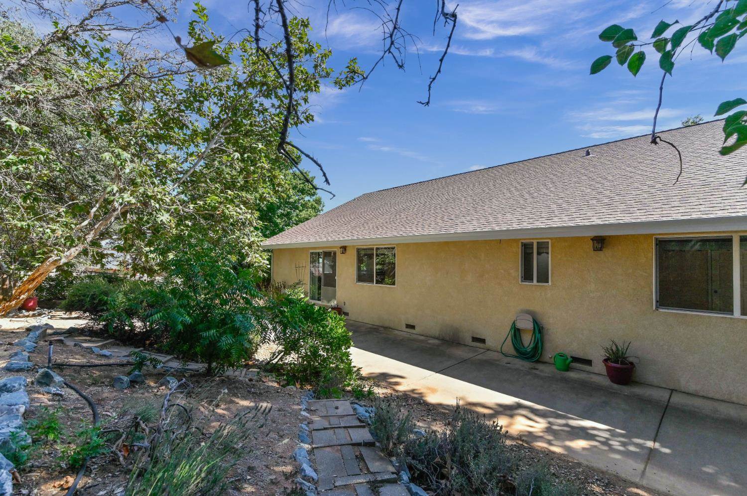 735 Live Oak Drive, Angels Camp, CA 95222