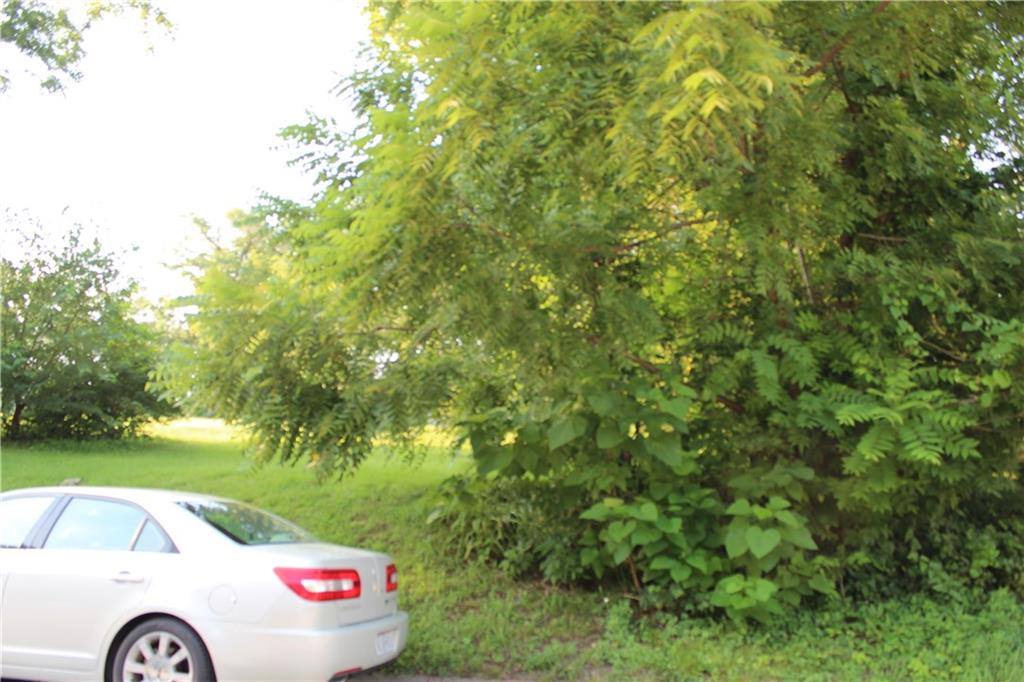 210-214 Springdale Avenue, Bonner Springs, KS 66012