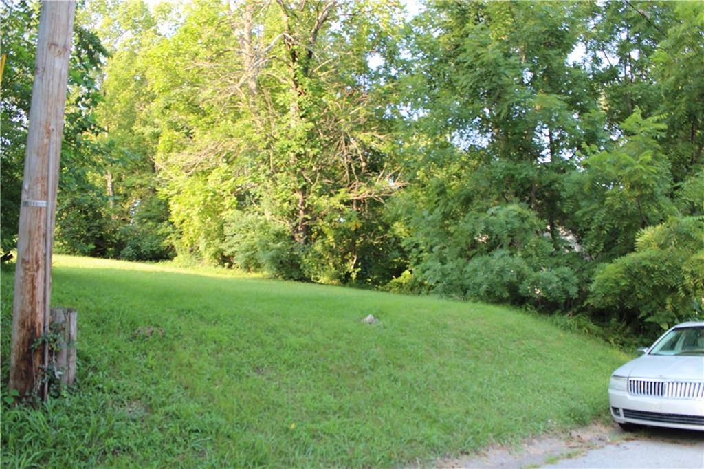 210-214 Springdale Avenue, Bonner Springs, KS 66012