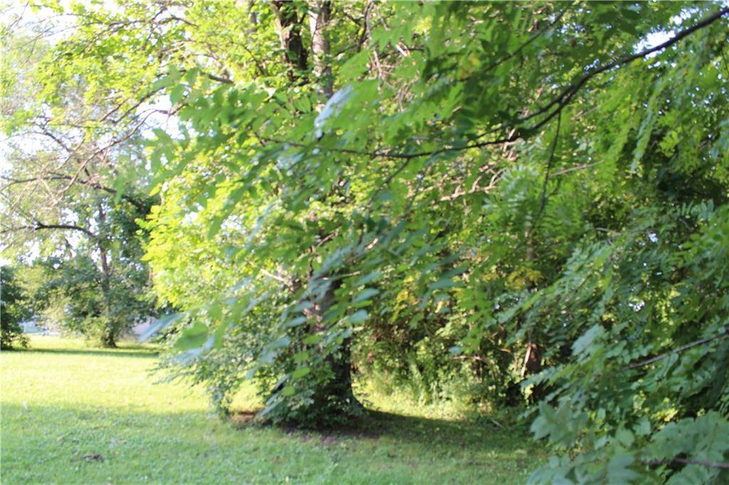 210-214 Springdale Avenue, Bonner Springs, KS 66012