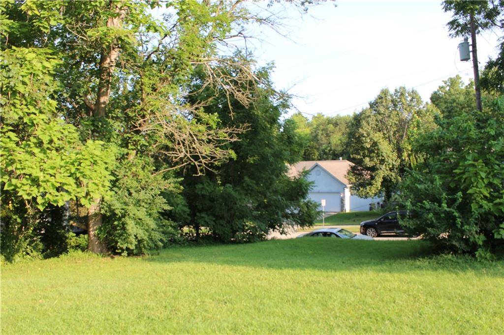 210-214 Springdale Avenue, Bonner Springs, KS 66012