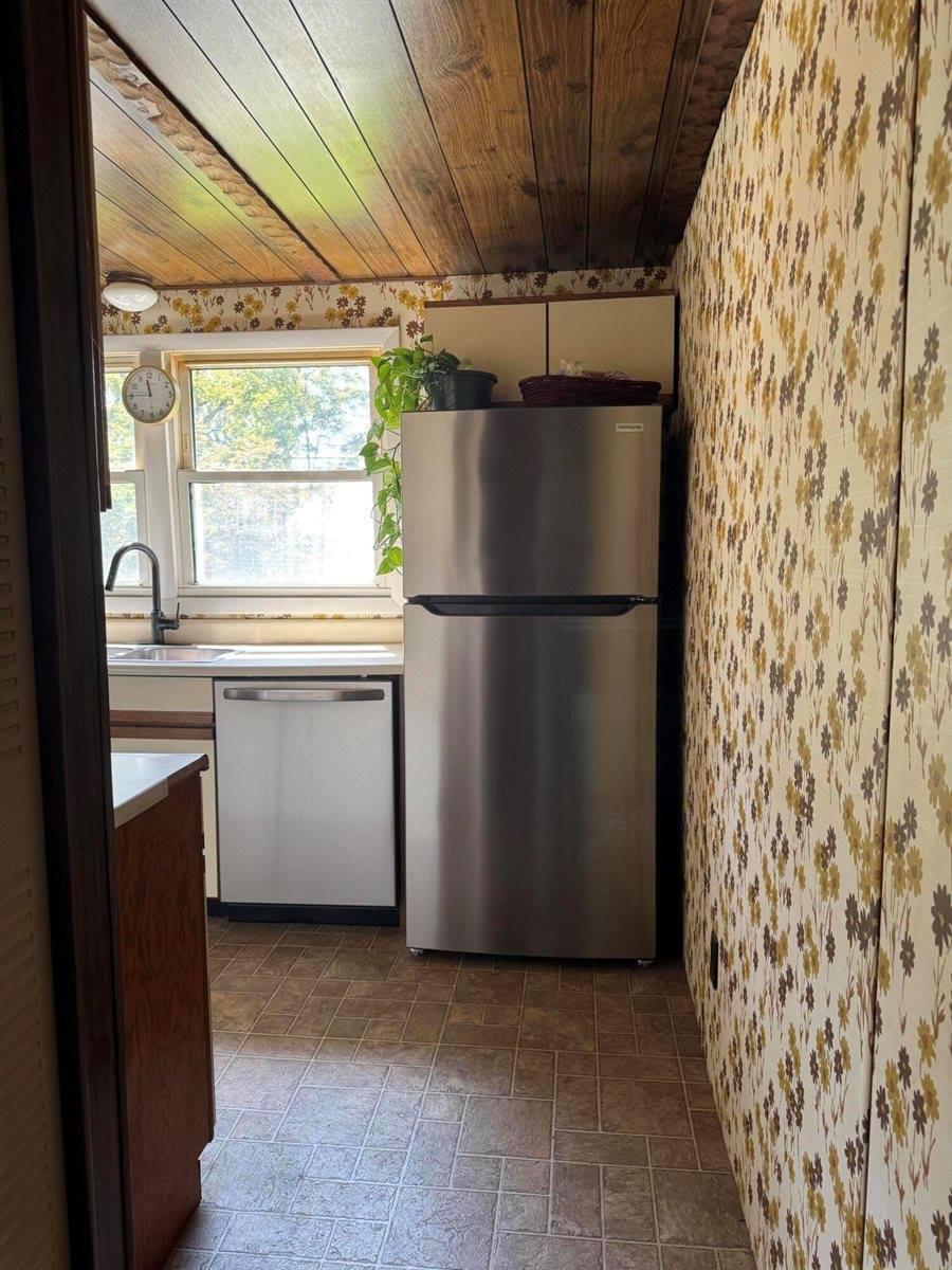 59 High Street, Guilford, ME 04443