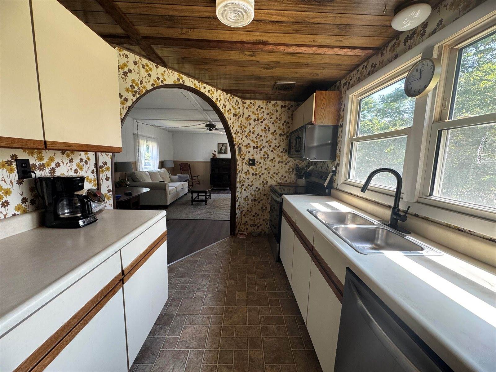 59 High Street, Guilford, ME 04443