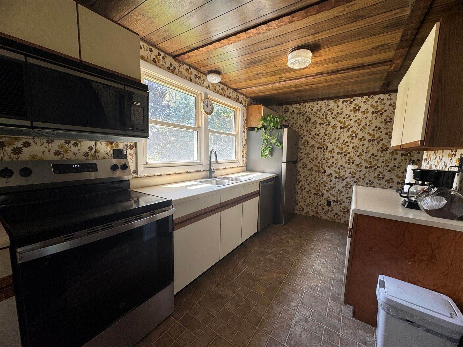 59 High Street, Guilford, ME 04443