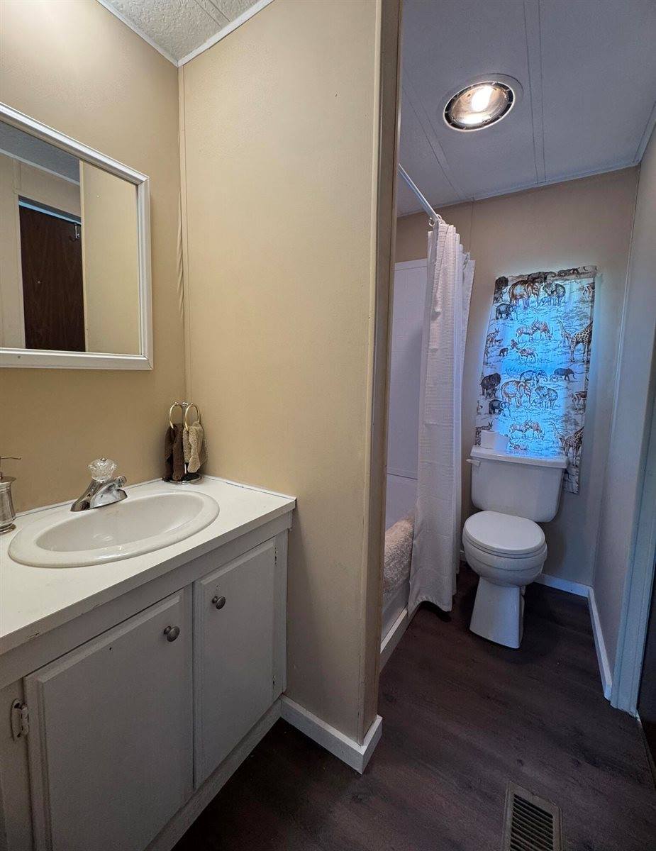 59 High Street, Guilford, ME 04443