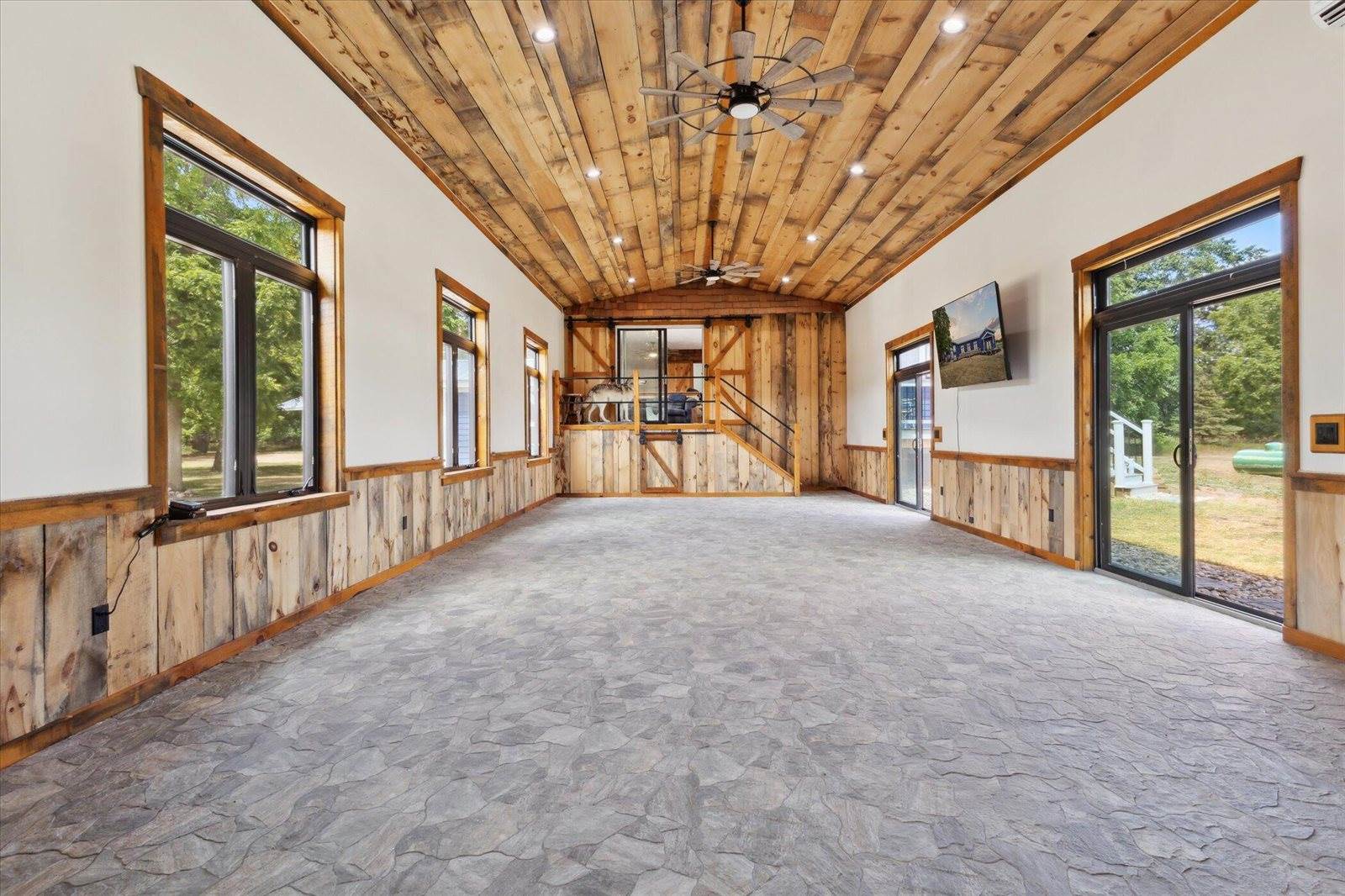 6130 Arbogast Road, Howard City, MI 49329