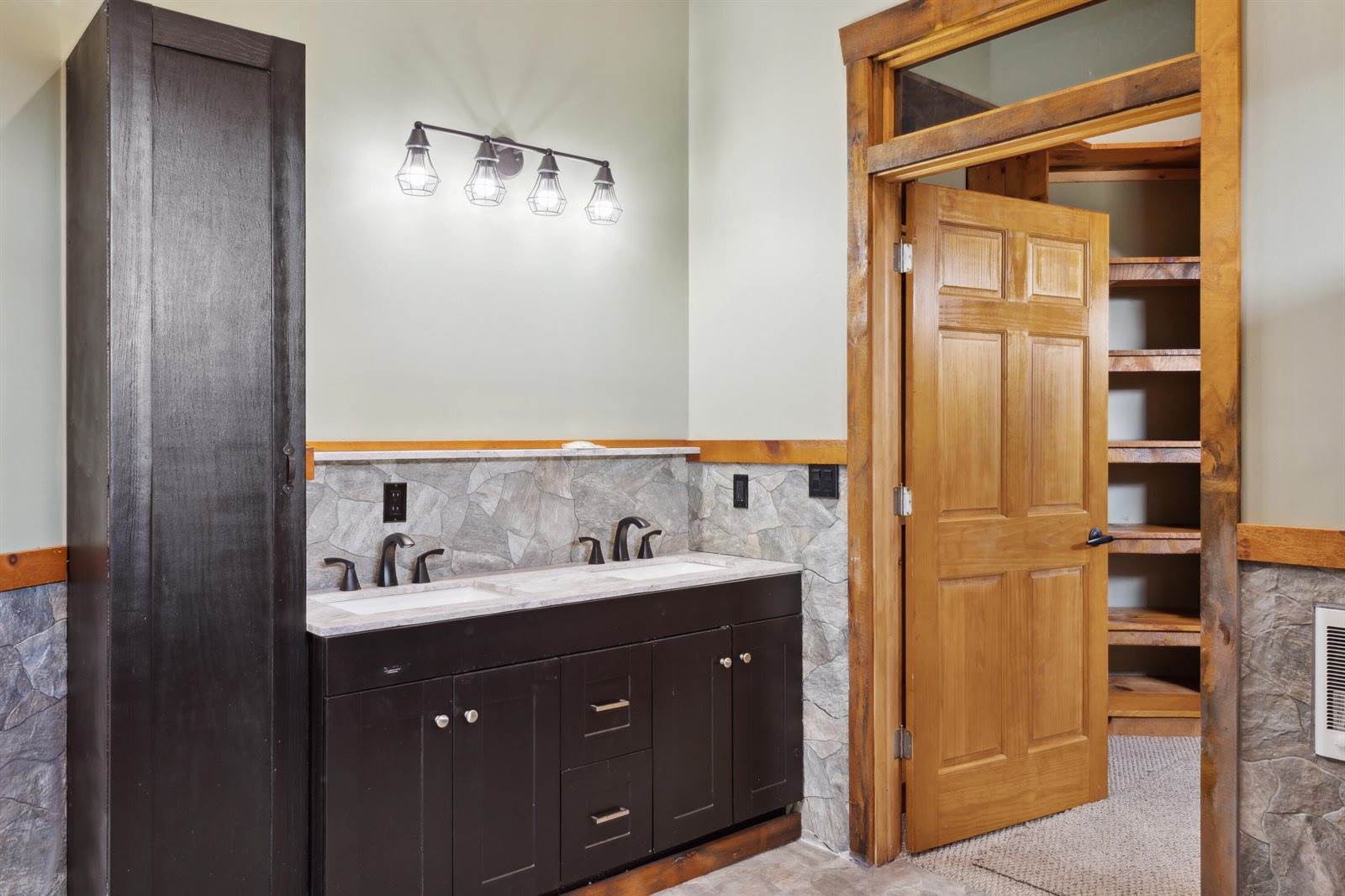 6130 Arbogast Road, Howard City, MI 49329