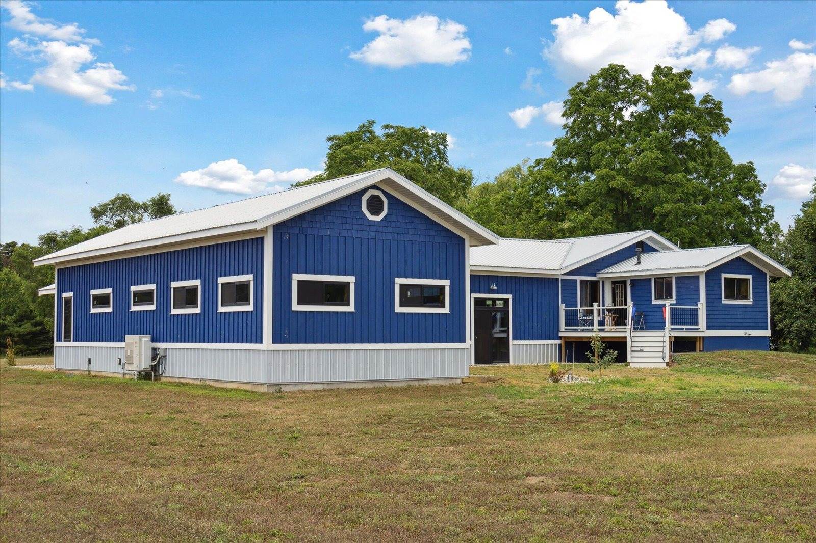 6130 Arbogast Road, Howard City, MI 49329