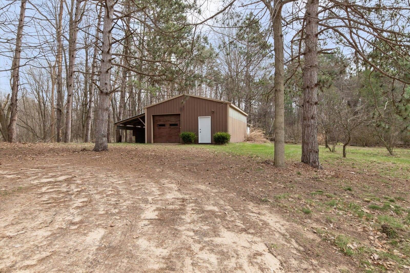 323 13th Street, Plainwell, MI 49080
