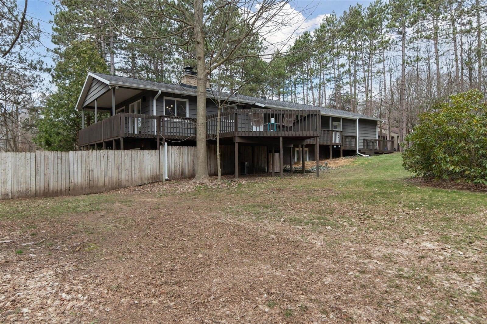 323 13th Street, Plainwell, MI 49080