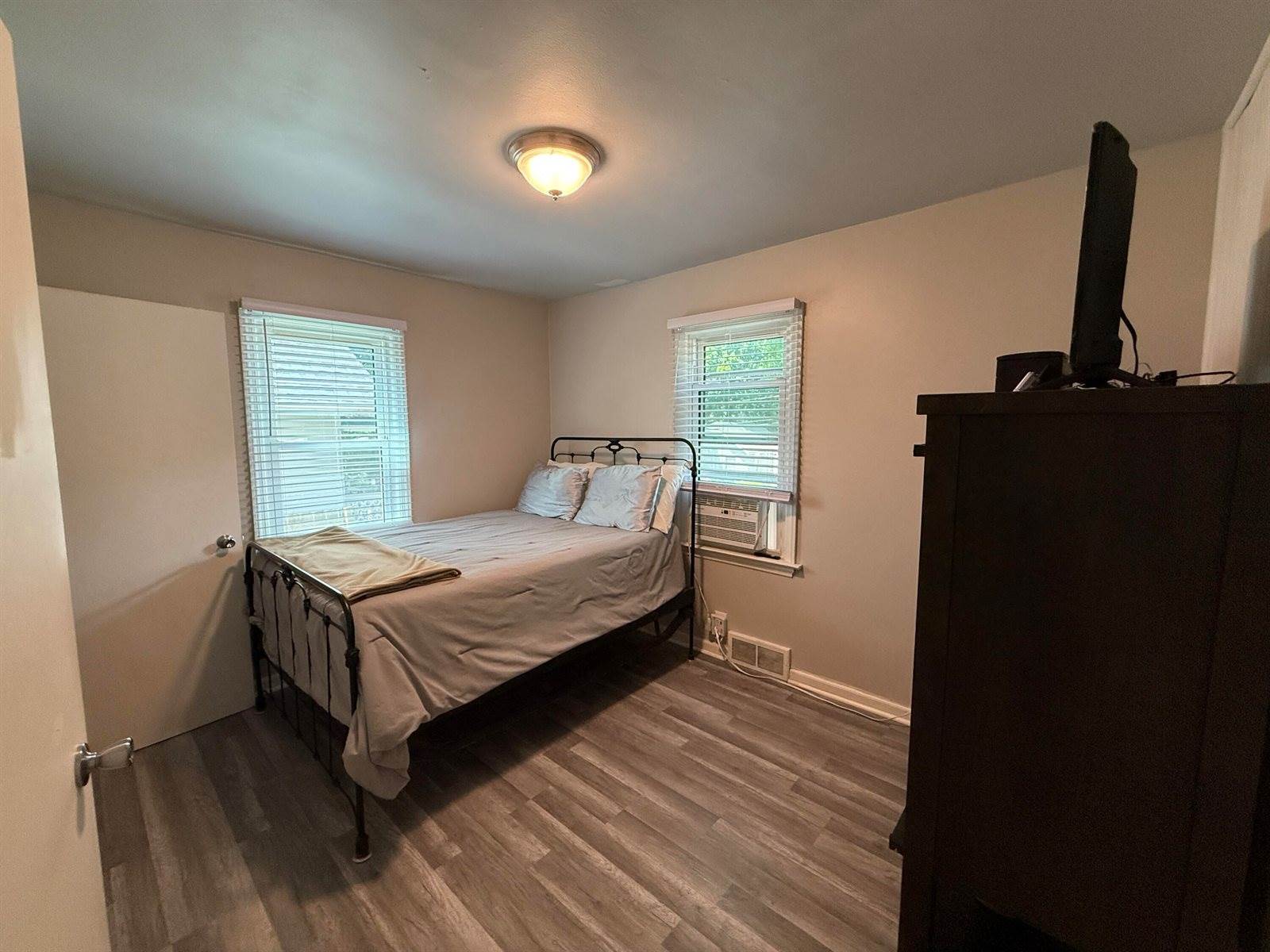 516 Cooper Avenue, Kalamazoo, MI 49048