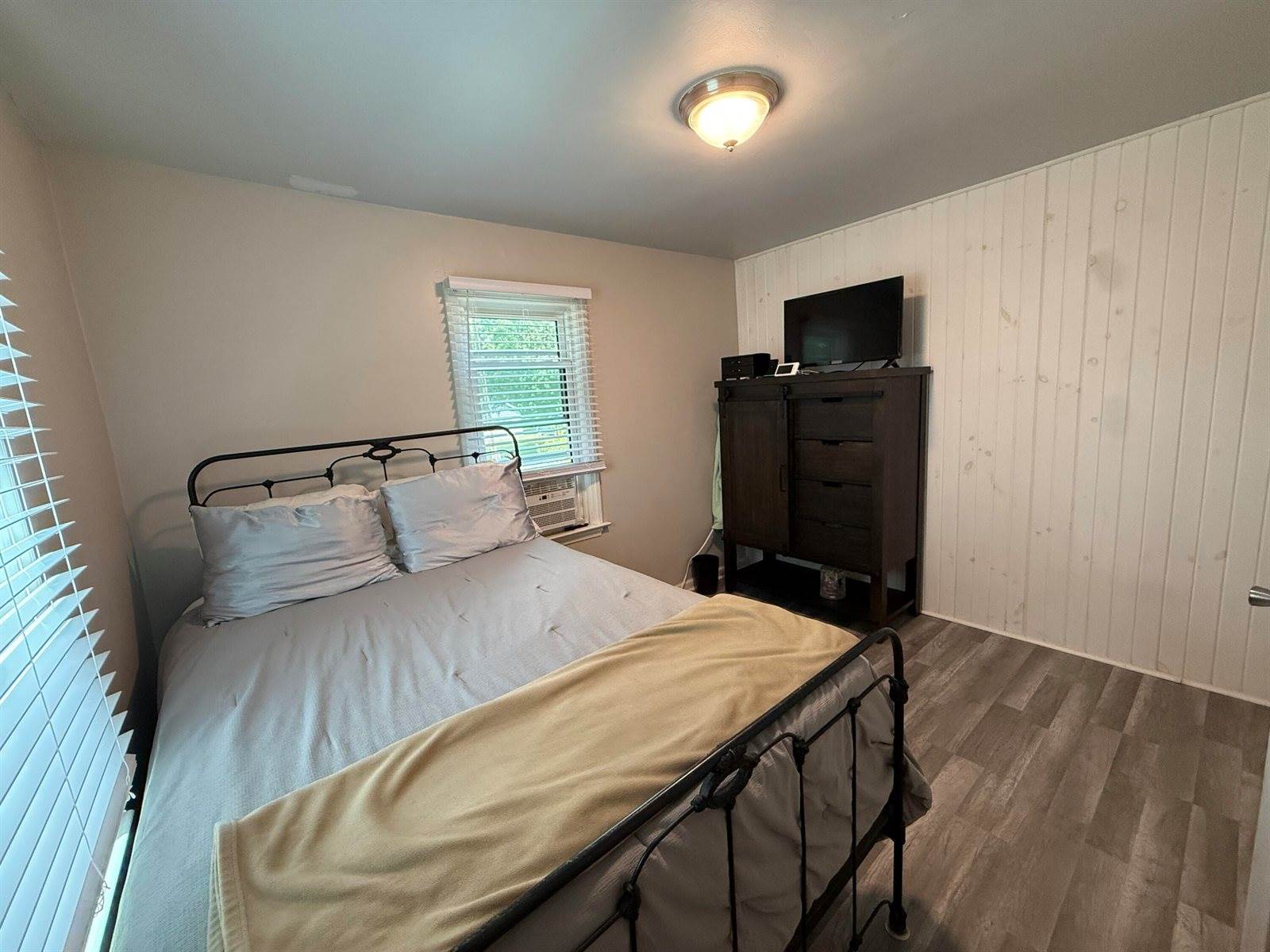 516 Cooper Avenue, Kalamazoo, MI 49048