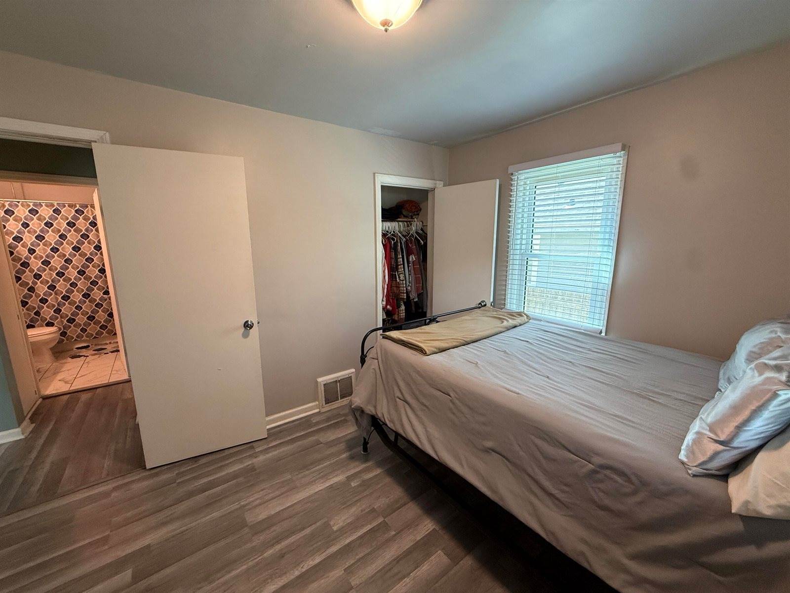 516 Cooper Avenue, Kalamazoo, MI 49048