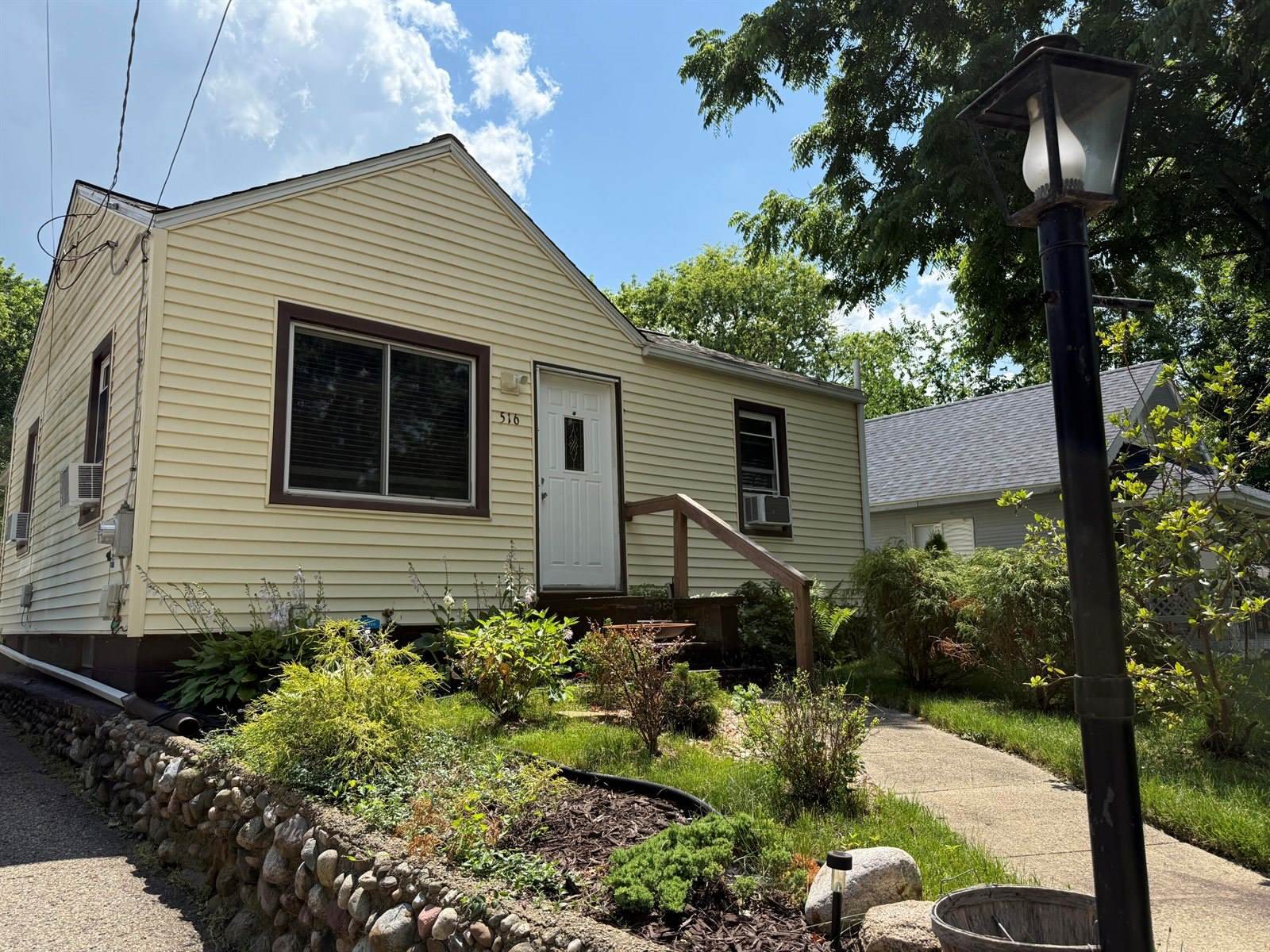 516 Cooper Avenue, Kalamazoo, MI 49048