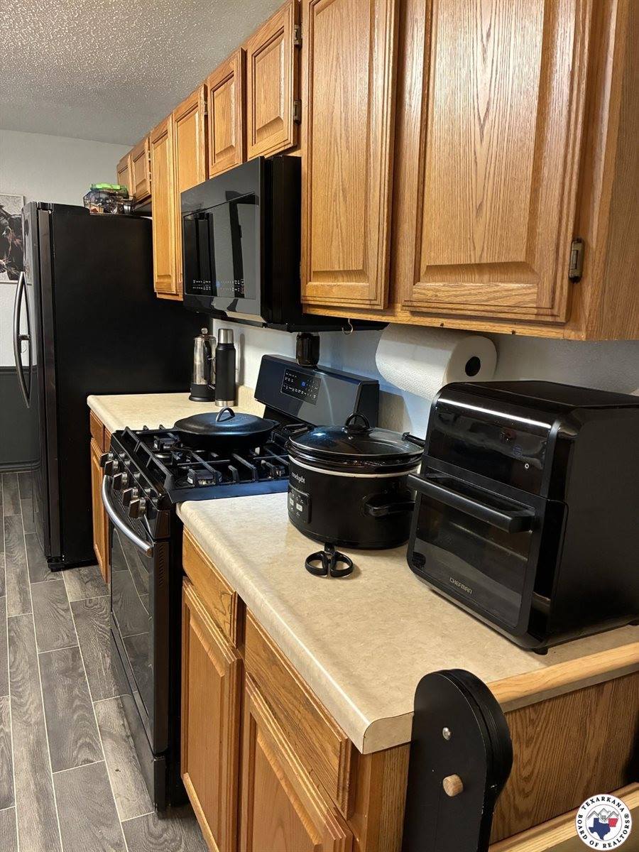 134 Presidio Place, Wake Village, TX 75501