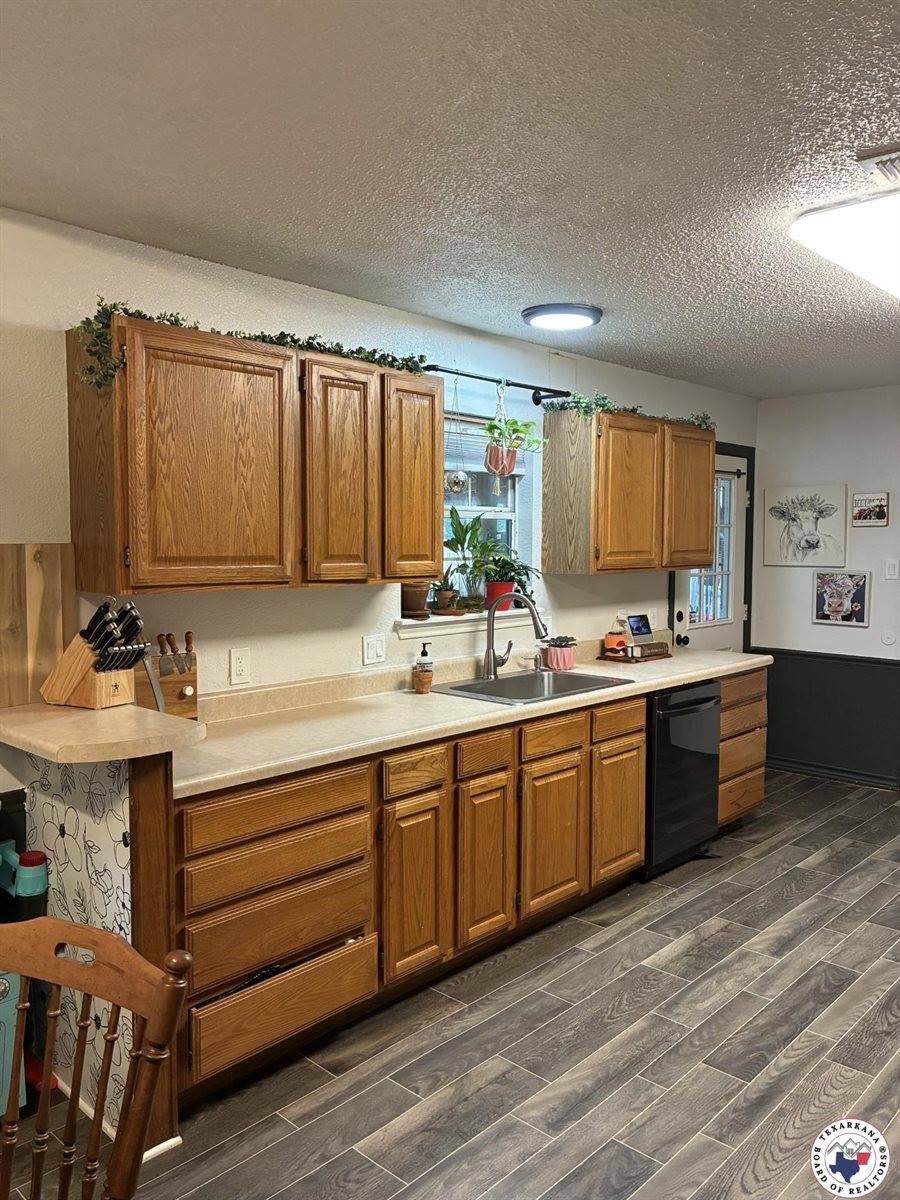 134 Presidio Place, Wake Village, TX 75501