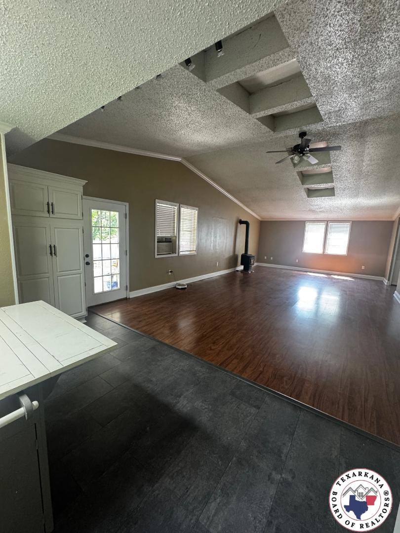 1701 FM 2624, Maud, TX 75567