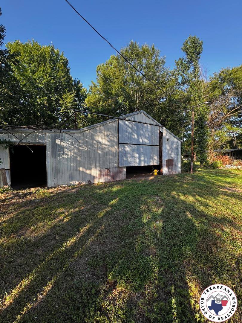 1701 FM 2624, Maud, TX 75567