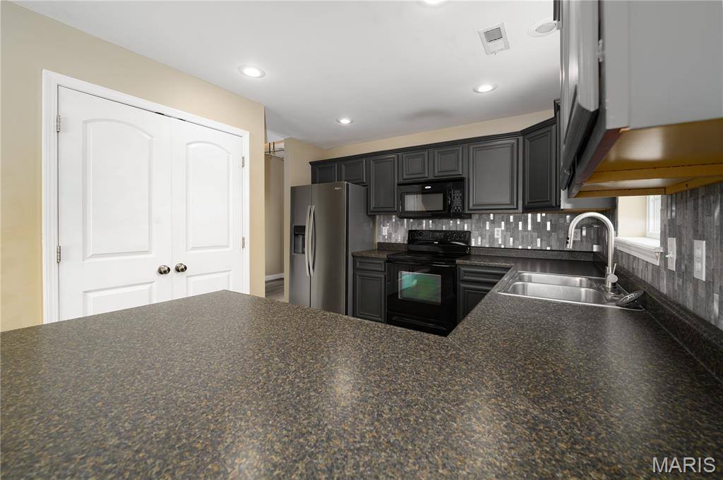 101 Ridge Court, Waynesville, MO 65583