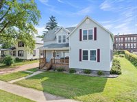 1005 S Maple Avenue, Marshfield, WI 54449