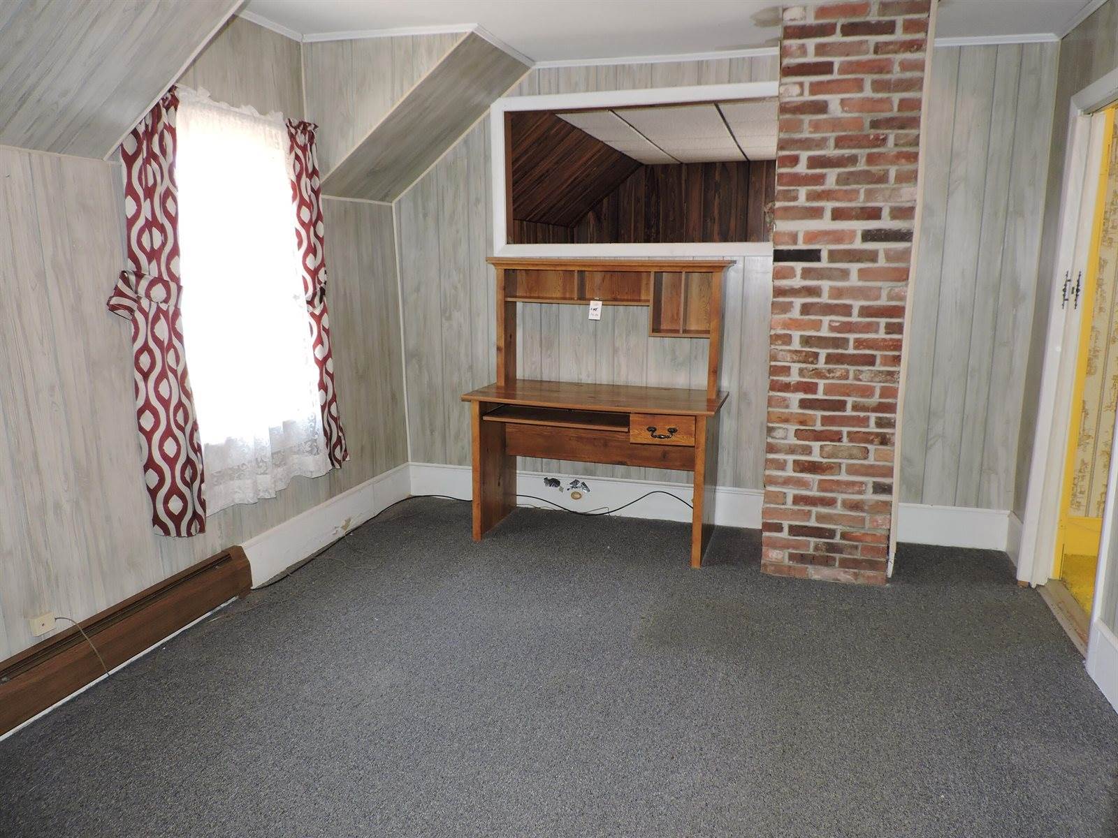 29 Lithgow Street, Winslow, ME 04901