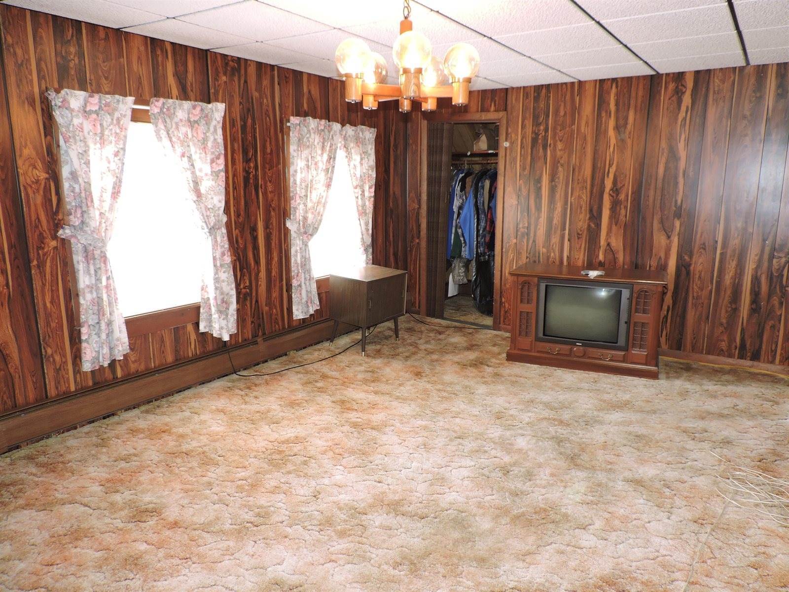 29 Lithgow Street, Winslow, ME 04901