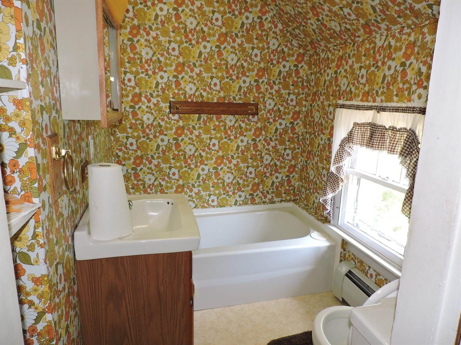 29 Lithgow Street, Winslow, ME 04901