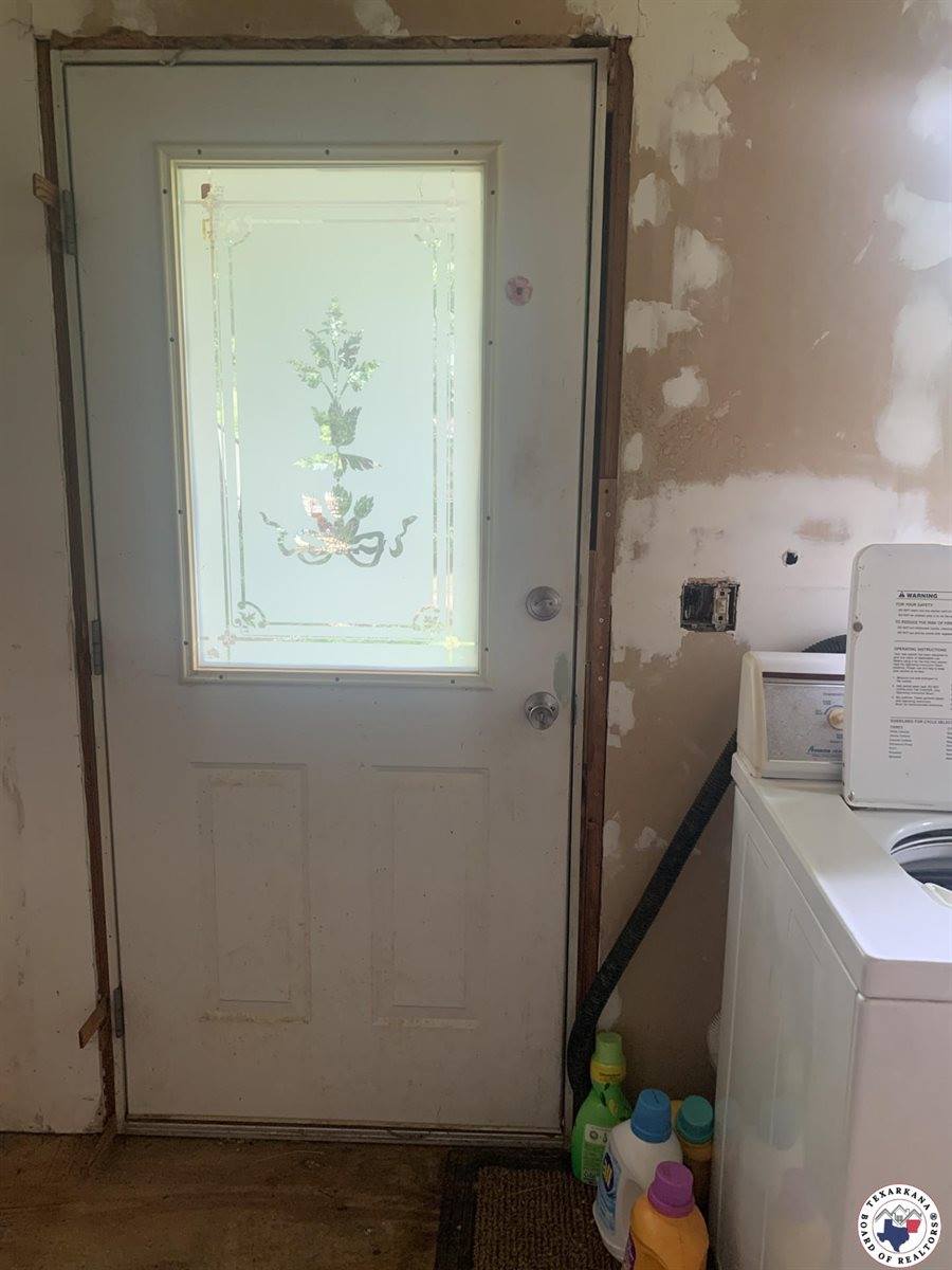 407 East 10th, Hooks, TX 75561