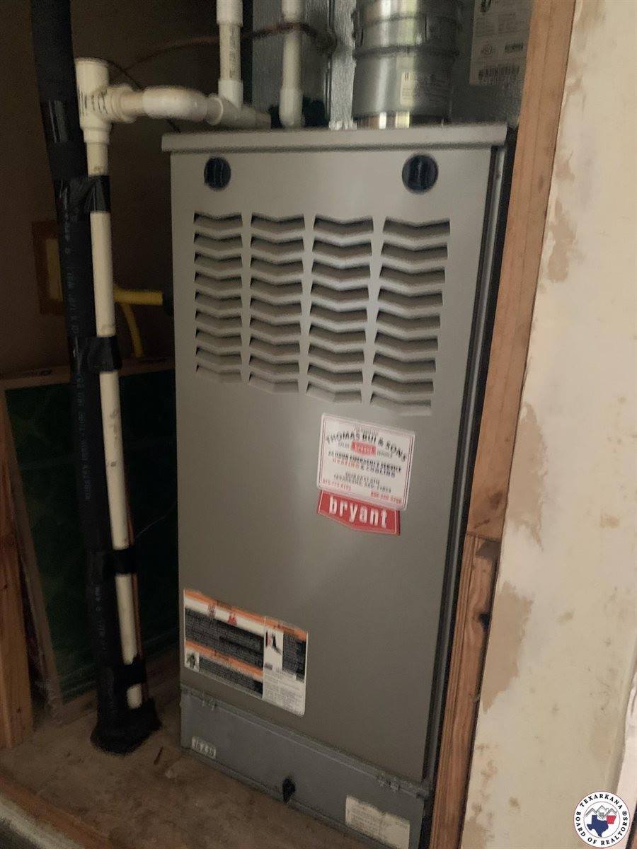 407 East 10th, Hooks, TX 75561