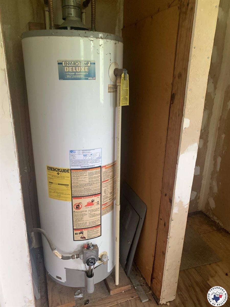 407 East 10th, Hooks, TX 75561