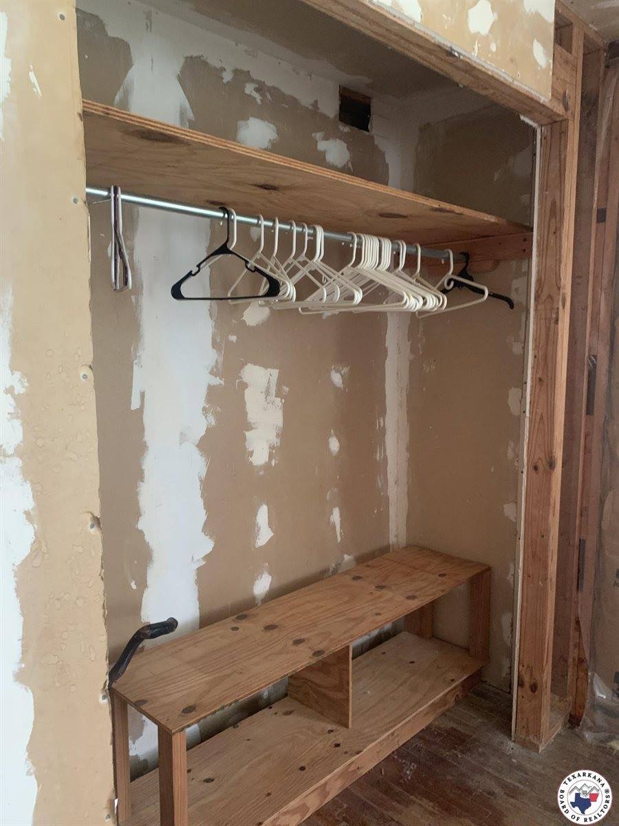 407 East 10th, Hooks, TX 75561