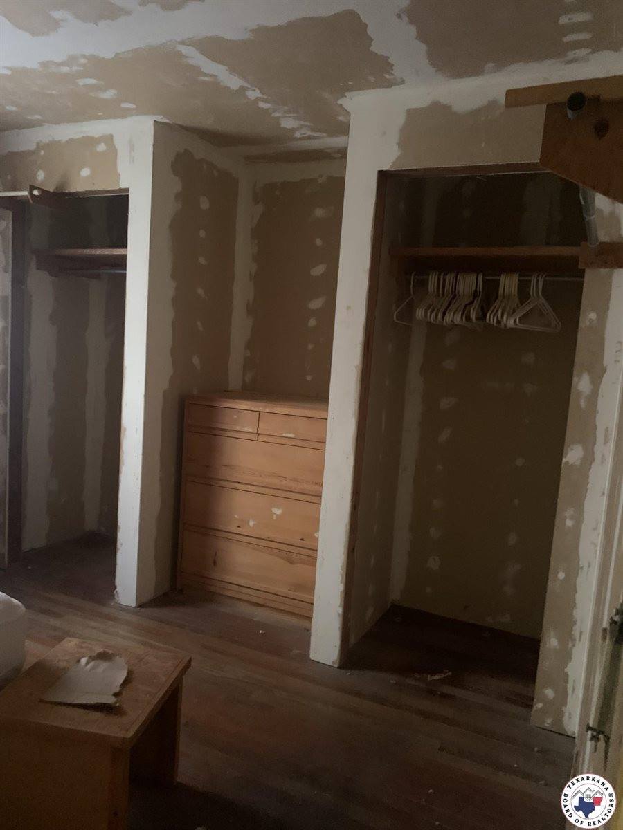 407 East 10th, Hooks, TX 75561