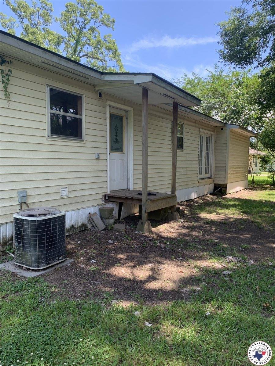 407 East 10th, Hooks, TX 75561