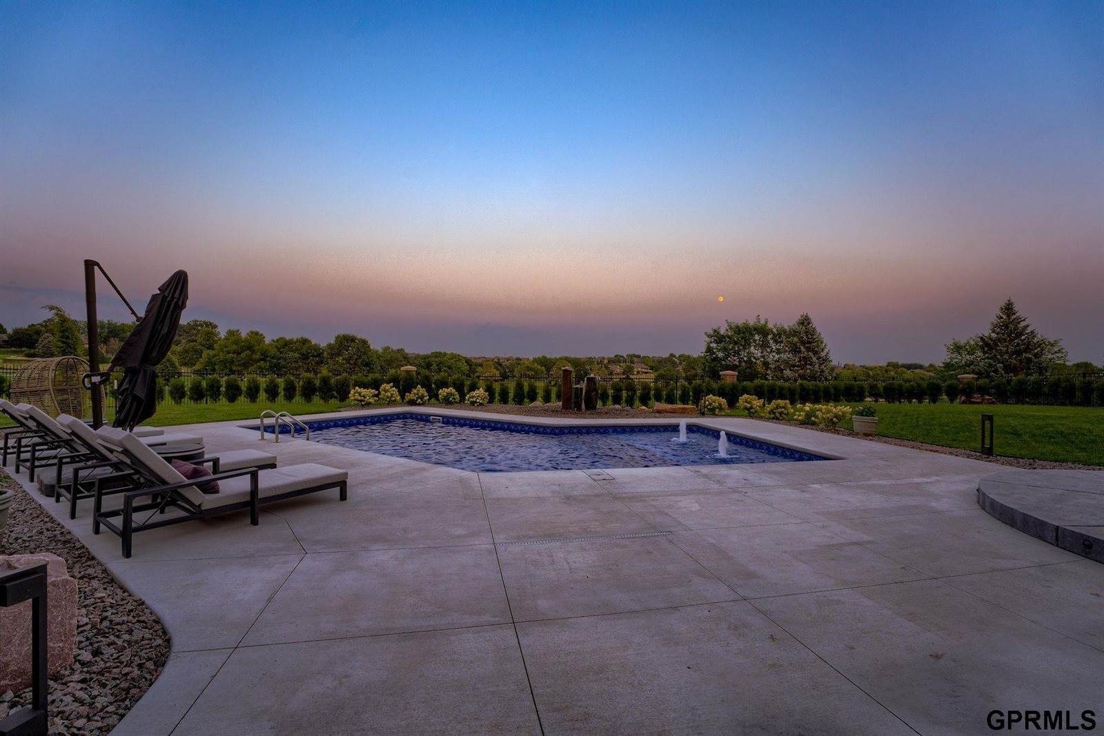 5101 North 196 Circle, Elkhorn, NE 68022