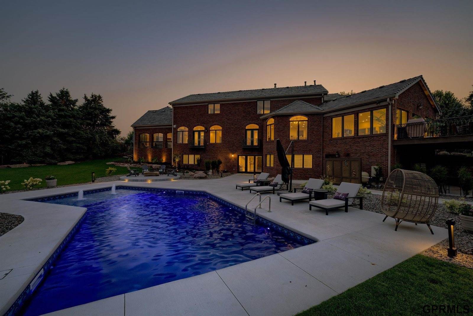 5101 North 196 Circle, Elkhorn, NE 68022